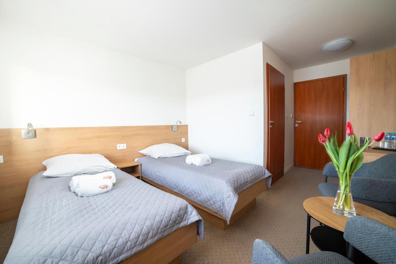 Hotel Angie Puszczykowo Exteriör bild